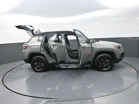 Used 2024 Jeep Compass Trailhawk image 36