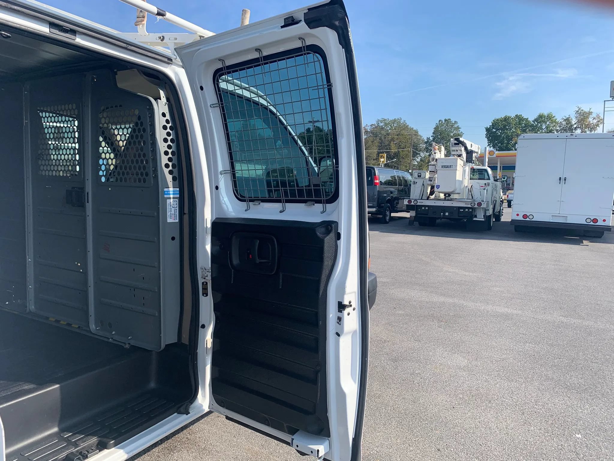 Used 2014 Chevrolet Express 1500 RWD image 24