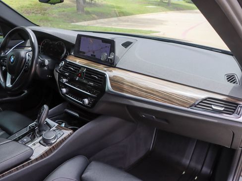 Used 2018 BMW 530i xDrive AWD/4WD image 23