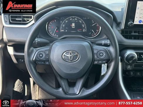 Used 2023 Toyota RAV4 LE AWD/4WD image 19