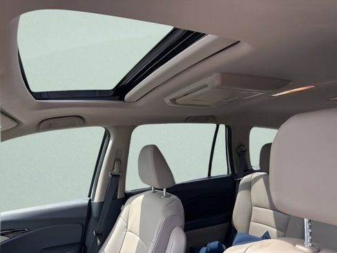 Used 2017 Honda Pilot Touring image 17