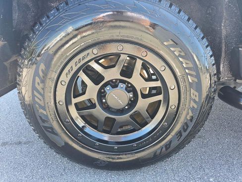 Used 2007 Toyota FJ Cruiser 2WD w/ Upgrade Pkg 1 image 18