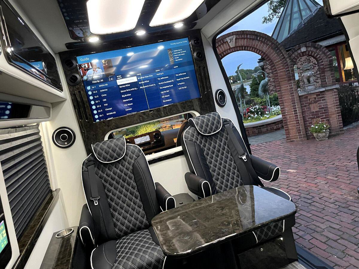 Used 2022 Mercedes-Benz Sprinter 3500 image 4