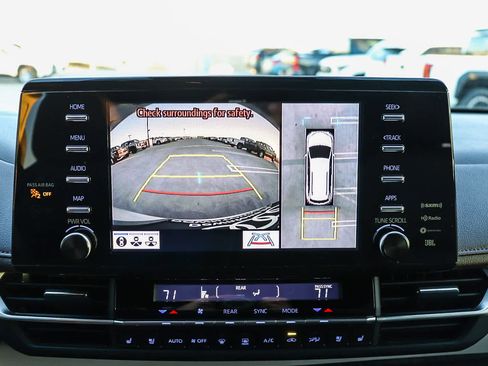 Used 2022 Toyota Sienna Platinum image 33