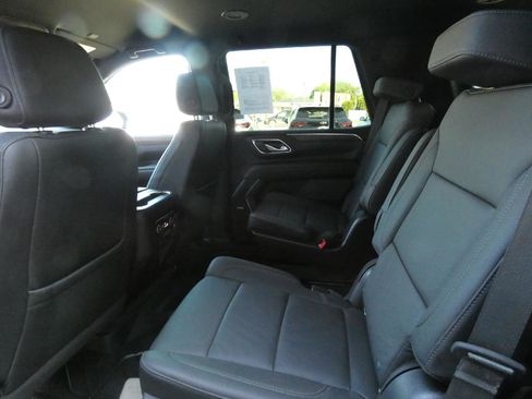 Used 2022 Chevrolet Tahoe Z71 w/ Luxury Package AWD/4WD image 13