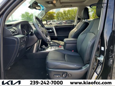 Used 2022 Toyota 4Runner Limited AWD/4WD image 21