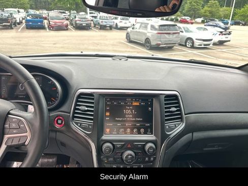 Used 2017 Jeep Grand Cherokee Altitude RWD image 20