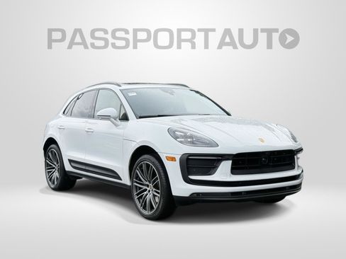 Used 2025 Porsche Macan AWD/4WD image 3