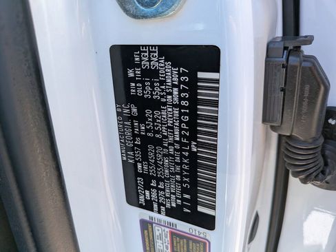 Certified 2023 Kia Sorento SX FWD image 39