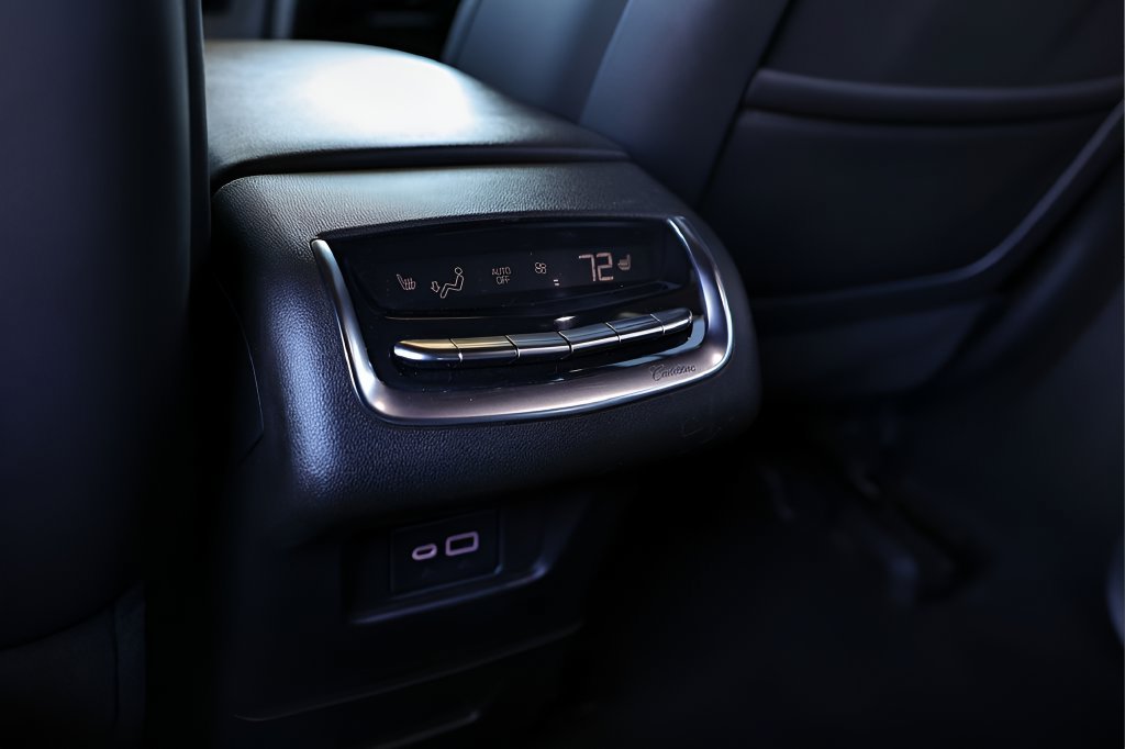 Used 2022 Cadillac XT6 Sport AWD/4WD image 33