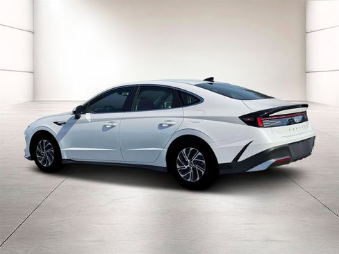 New 2026 Hyundai Sonata Blue FWD image 4