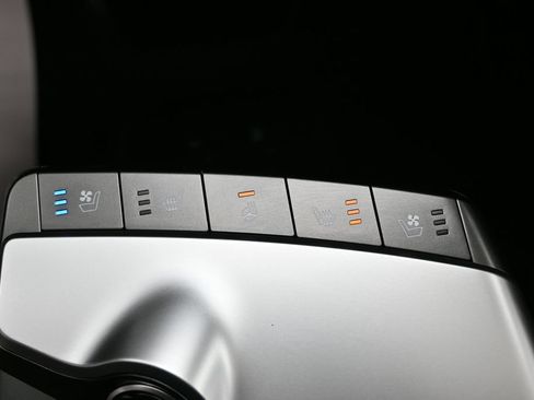 Used 2024 Kia EV6 Wind w/ Wind Technology Package AWD/4WD image 30
