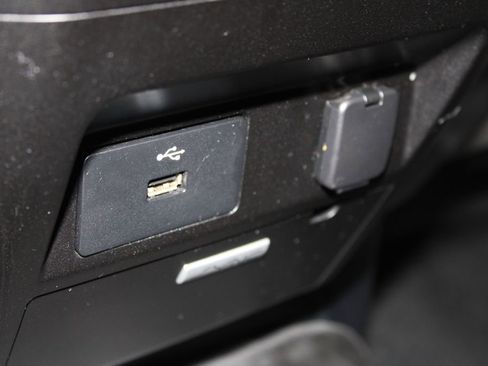 Used 2016 Ford F150 XLT image 39