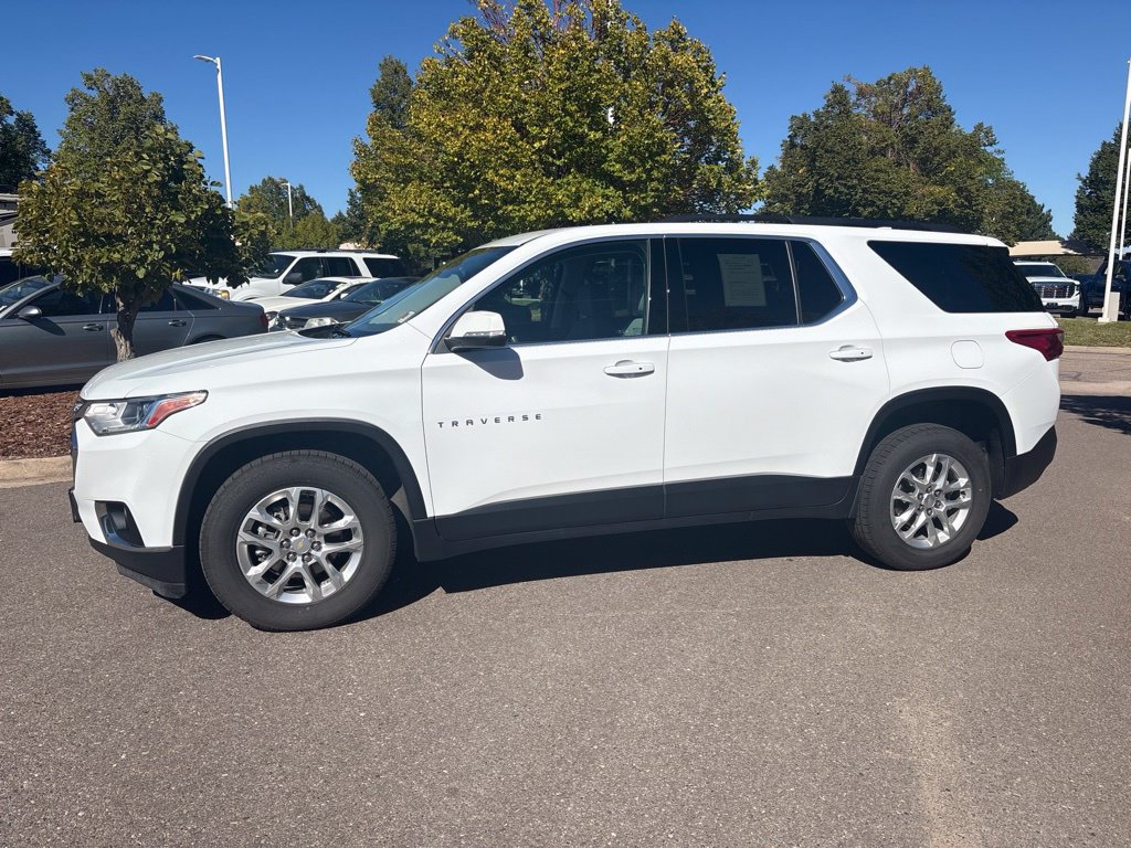 Used 2021 Chevrolet Traverse LT w/ LPO, Cargo Package AWD/4WD image 2