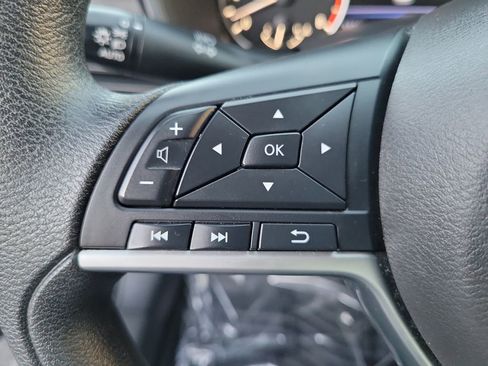 Used 2023 Nissan Altima 2.5 SV image 5