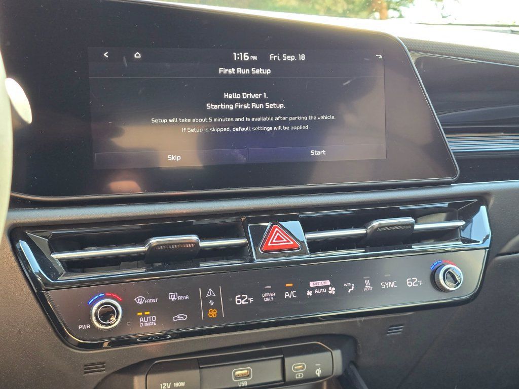 Certified 2023 Kia Niro Wind w/ Wind Preserve Package FWD image 18