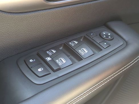 New 2026 Chrysler Pacifica Select image 25