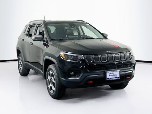 Used 2022 Jeep Compass Trailhawk w/ Trailhawk Convenience Group AWD/4WD image 3