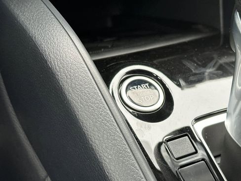 New 2025 Nissan Versa SR image 21