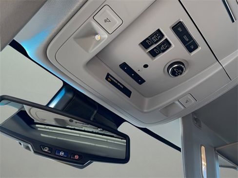 Used 2019 GMC Yukon XL Denali image 25