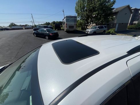 Used 2025 Toyota Sienna XLE FWD image 20