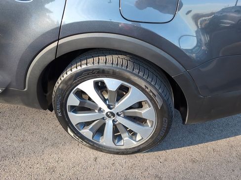 Used 2020 Kia Telluride S w/ S 8 Passenger Seating Package image 11