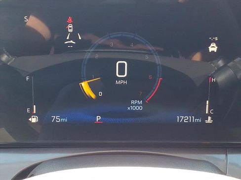 Certified 2025 Chevrolet Trax ACTIV w/ Sunroof Package image 13