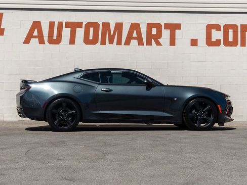 Used 2017 Chevrolet Camaro SS image 3