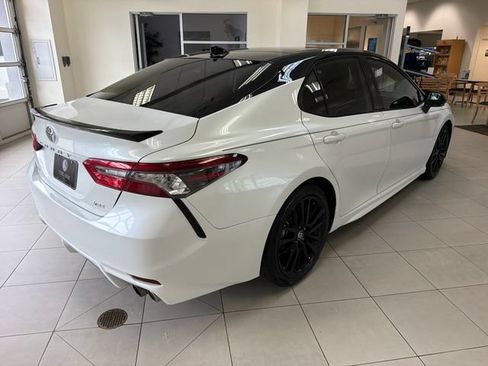 Used 2022 Toyota Camry XSE FWD image 8