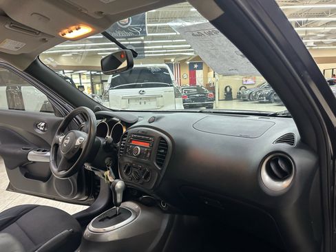Used 2014 Nissan Juke S image 36