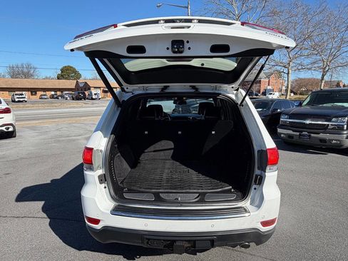 Used 2015 Jeep Grand Cherokee Limited w/ Trailer Tow Group IV image 9