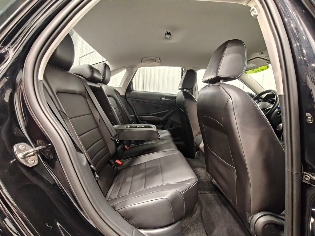 Used 2023 Volkswagen Jetta SE FWD image 19
