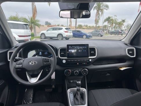 New 2026 Hyundai Venue SE image 18