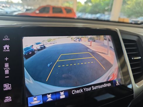 Used 2018 Honda Pilot Elite image 12