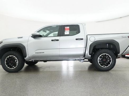 New 2025 Toyota Tacoma TRD Off-Road image 22