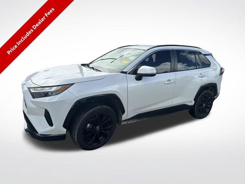 Used 2022 Toyota RAV4 SE AWD/4WD image 1