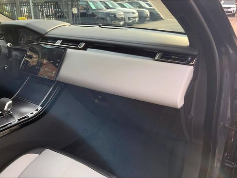 Certified 2026 Land Rover Range Rover Velar Dynamic SE AWD/4WD image 18