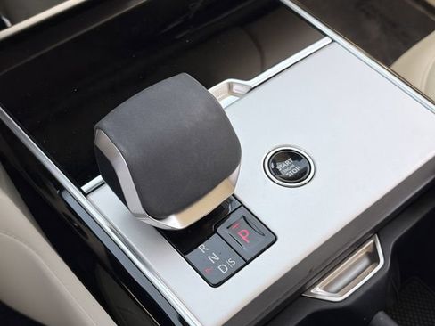 Used 2025 Land Rover Range Rover Autobiography AWD/4WD image 16