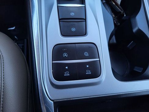 Used 2020 Ford Explorer XLT w/ Equipment Group 202A image 32