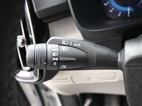 Used 2023 Volvo XC40 B5 Ultimate w/ Protection Package Premier image 28