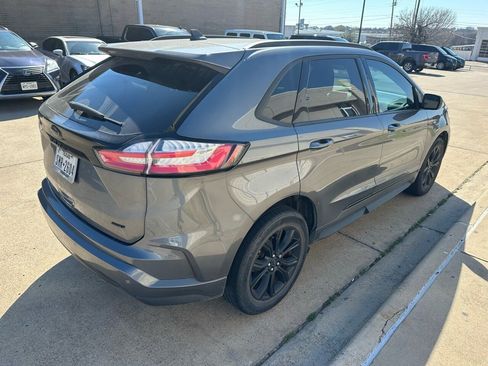 Used 2022 Ford Edge SE w/ Black Appearance Package image 8