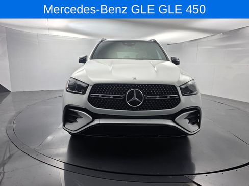 Used 2025 Mercedes-Benz GLE 450 4MATIC image 2