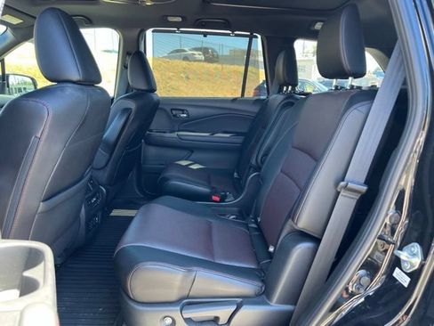 Used 2021 Honda Pilot Black Edition image 13