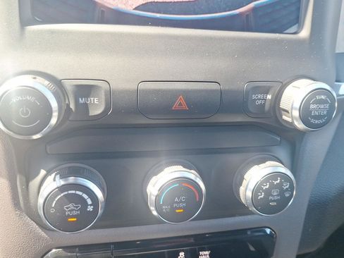 Used 2024 RAM 2500 Big Horn AWD/4WD image 26
