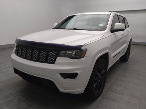 Used 2019 Jeep Grand Cherokee Altitude RWD image 15