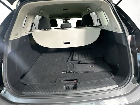 Used 2022 Nissan Rogue SV image 27