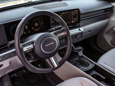 Used 2025 Hyundai Kona SEL image 15