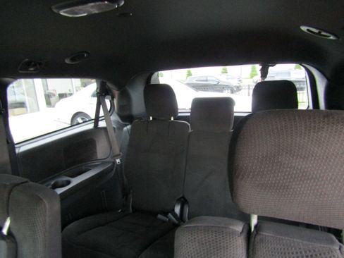 Used 2019 Dodge Grand Caravan SE FWD image 20
