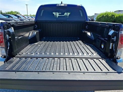 Certified 2023 Toyota Tacoma TRD Off-Road image 28