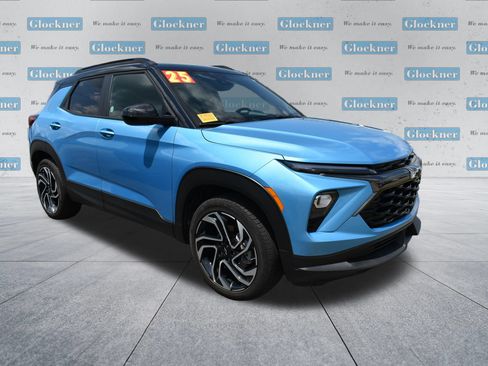 Used 2025 Chevrolet TrailBlazer RS w/ Convenience Package AWD/4WD image 3